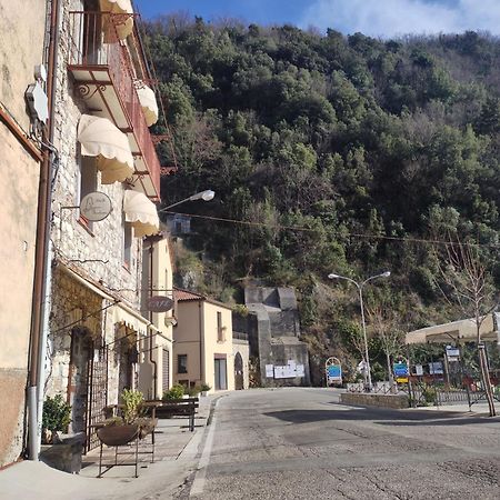 B&B La Fontana Borbone Лаурия Инфериоре Екстериор снимка
